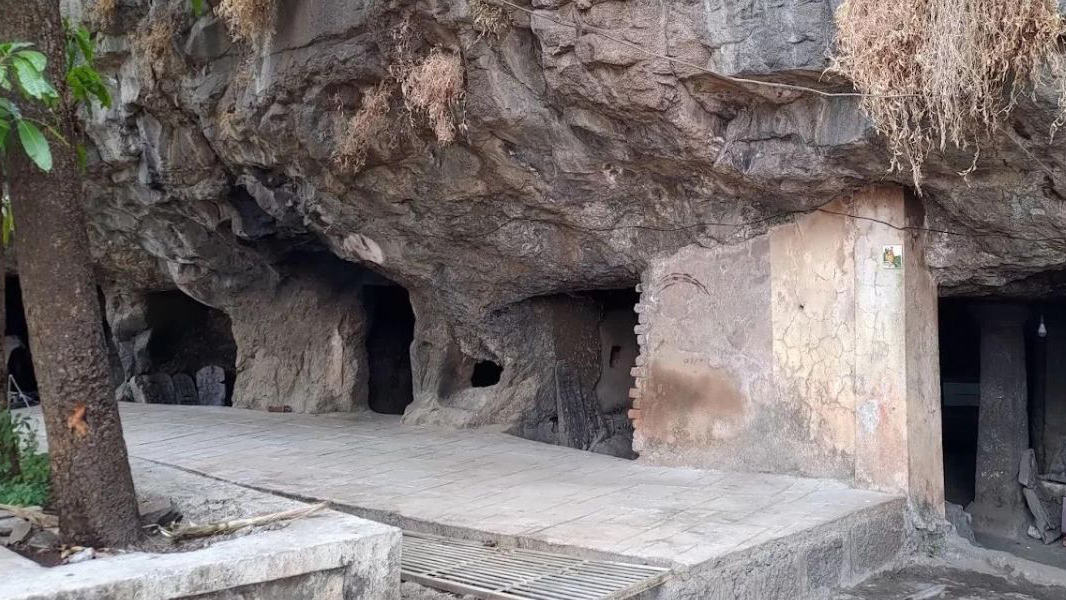 Rajpuri Caves